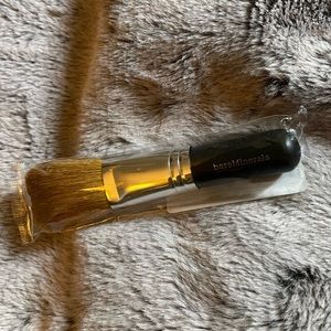 Bare Minerals flawless face brush